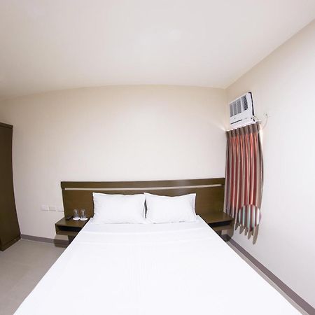 Emerald Suites Cdo Cagayan de Oro Værelse billede